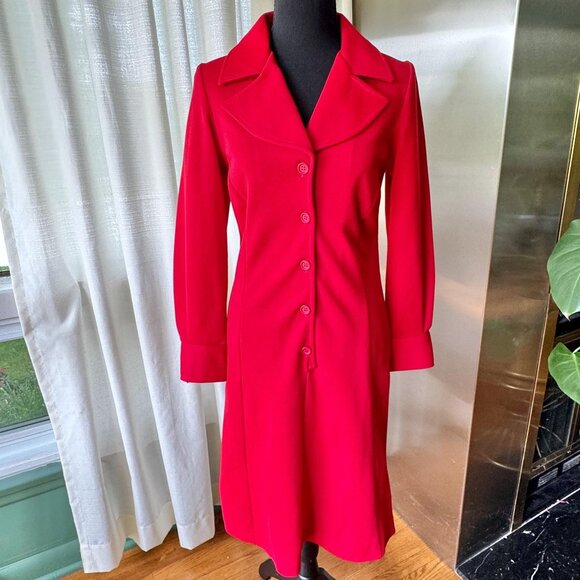 Vintage 70s dress, red shirtwaist, large notched collar, long sleeves, fitted - Picture 1 of 10